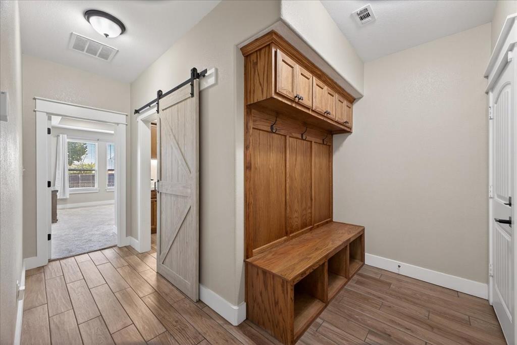 Brandon V Lake Living - Residential