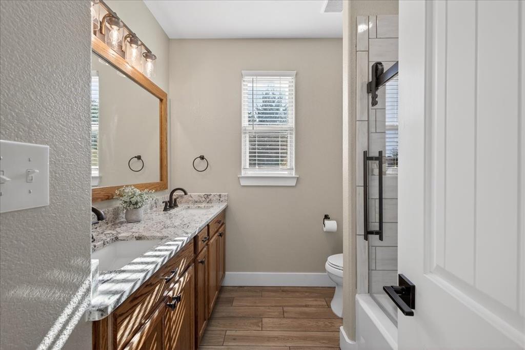 Brandon V Lake Living - Residential