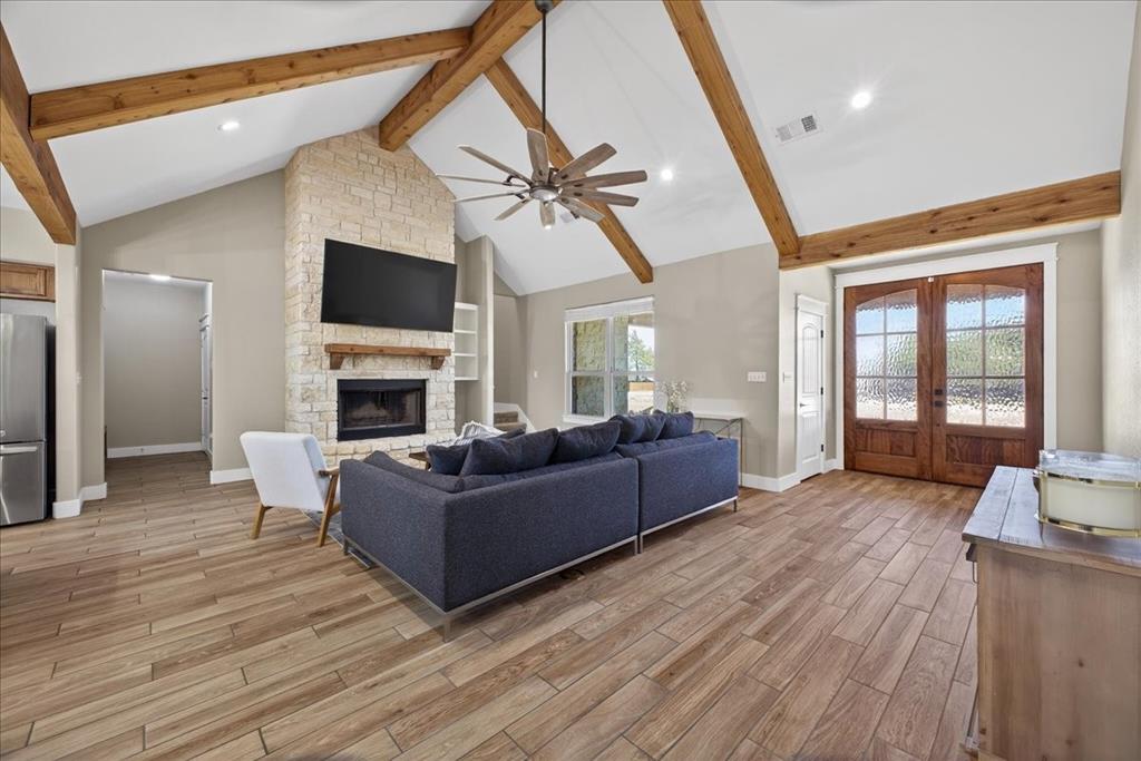 Brandon V Lake Living - Residential