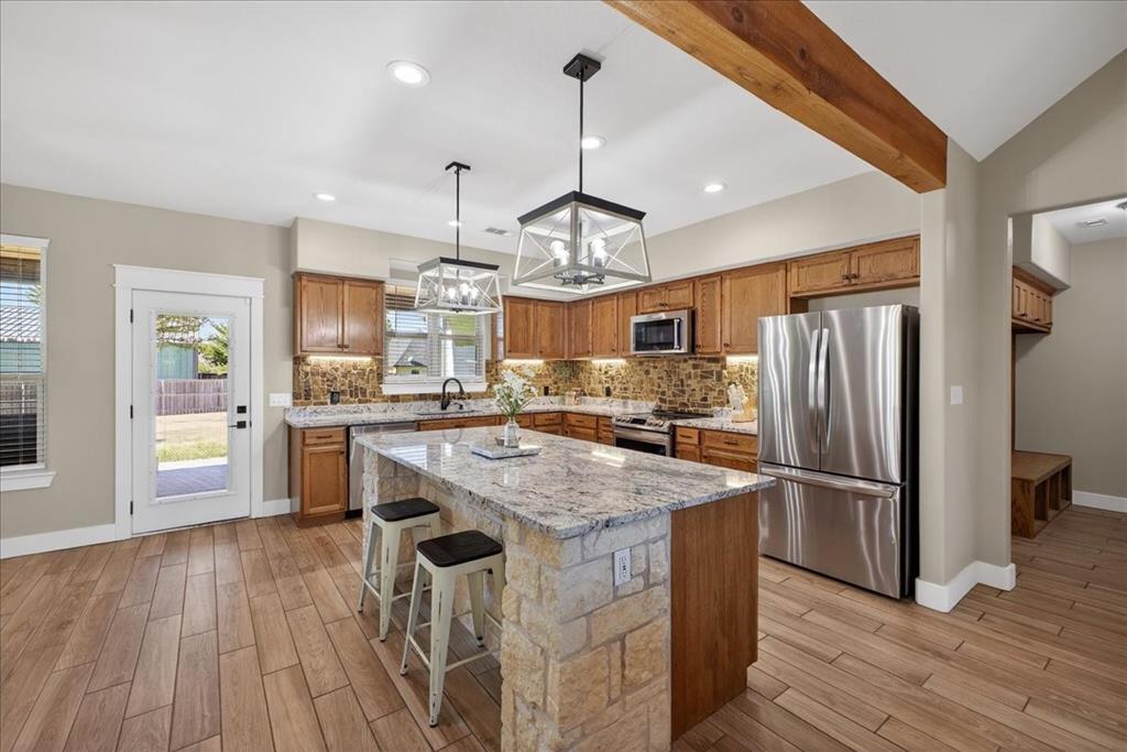 Brandon V Lake Living - Residential