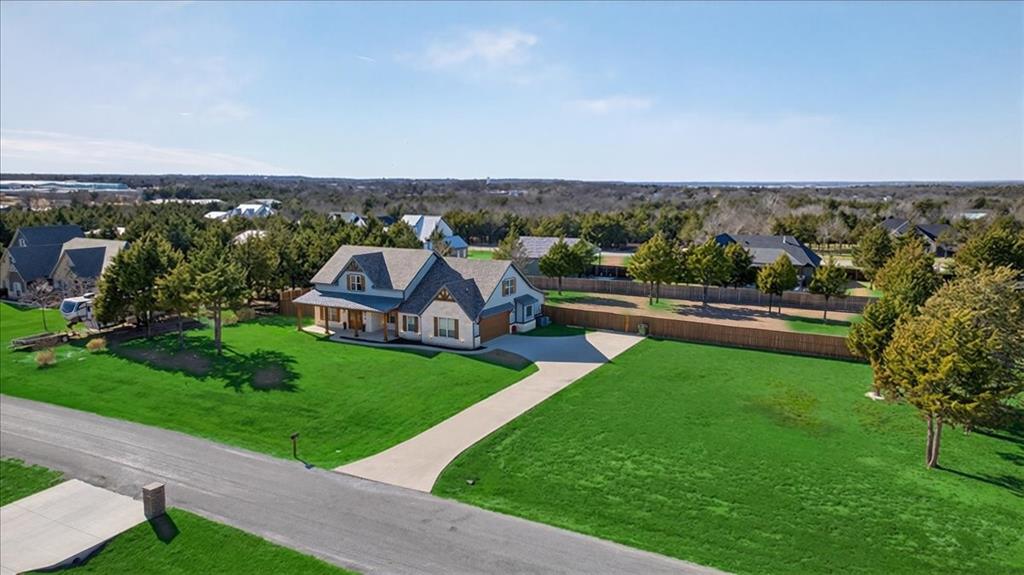 Brandon V Lake Living - Residential