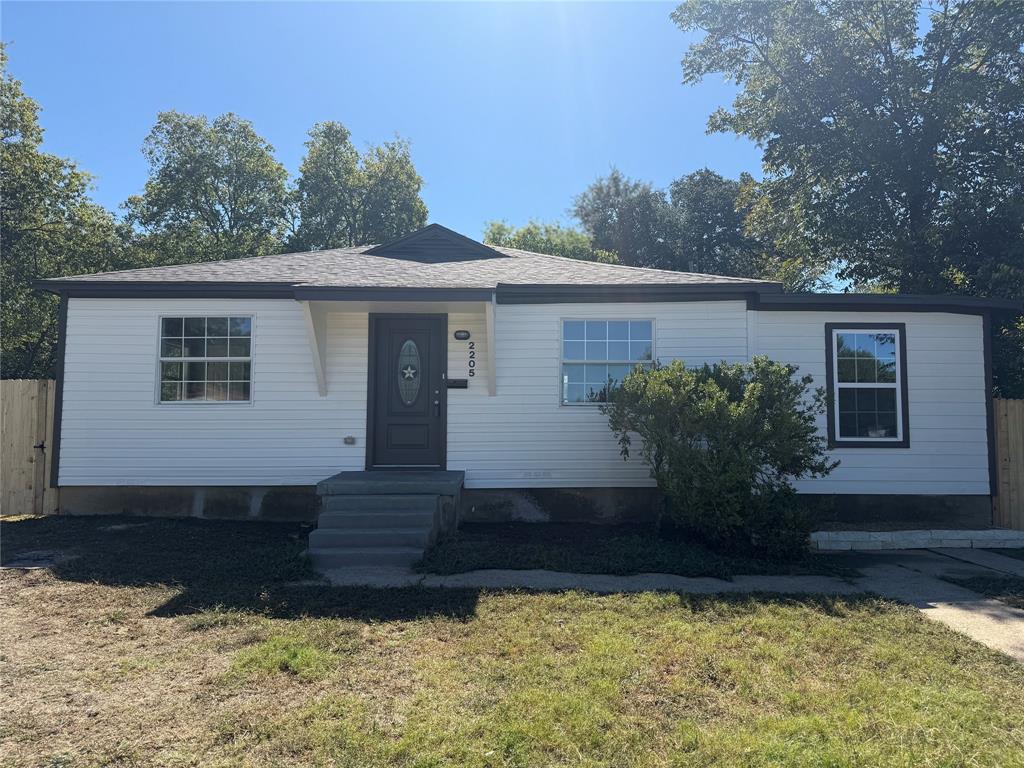2205 Cottonwood Court