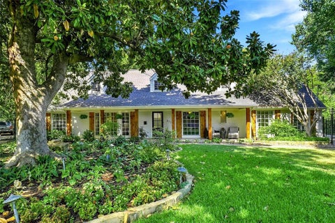 Photo of 933 Blue Lake Circle, Richardson, TX 75080 (MLS # 21369998)