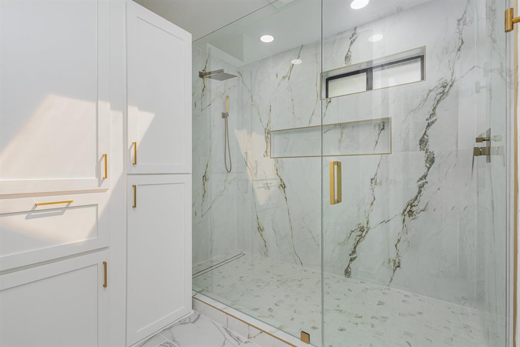 Fountain Park Sixth Sec - Residential Lease