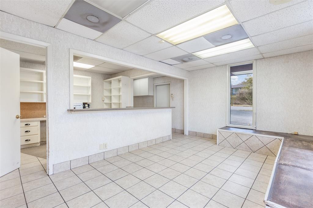 825 N Crockett Street