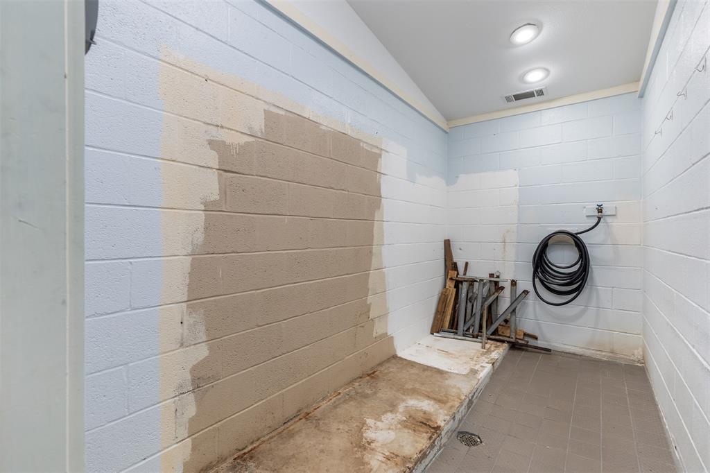 MCANAIR JB - Commercial Sale