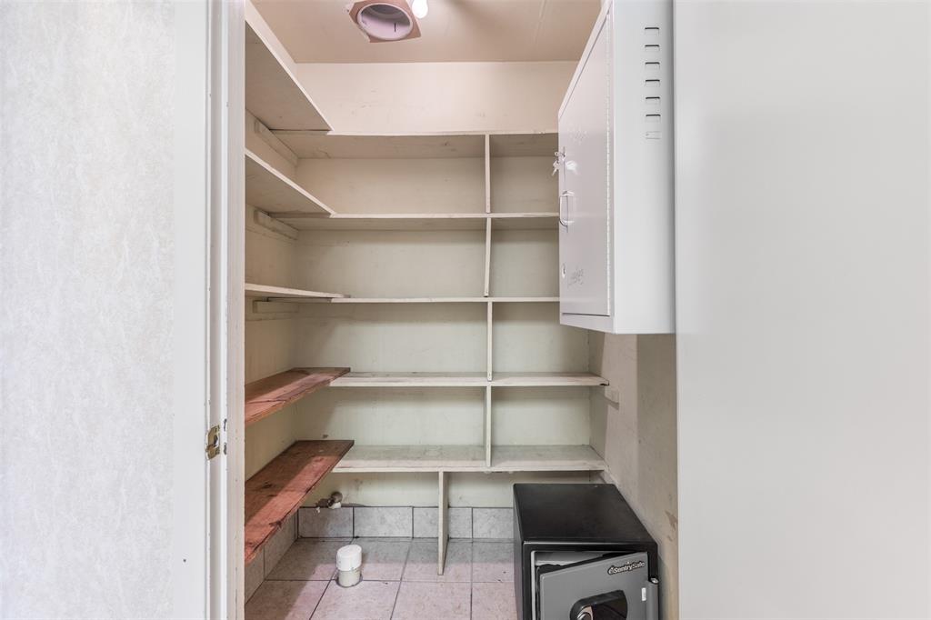 MCANAIR JB - Commercial Sale