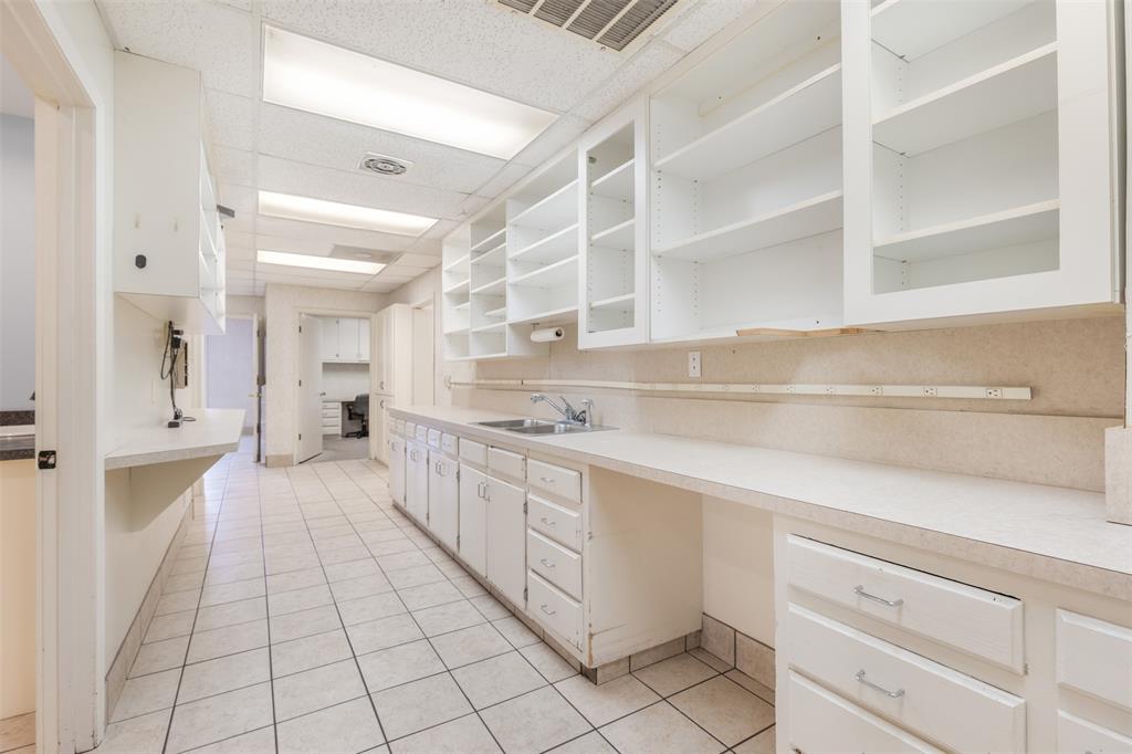 MCANAIR JB - Commercial Sale