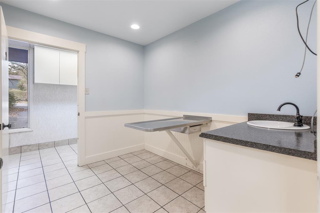 MCANAIR JB - Commercial Sale