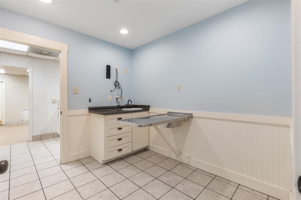 MCANAIR JB - Commercial Sale