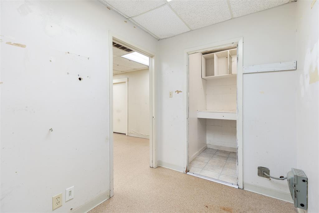 MCANAIR JB - Commercial Sale