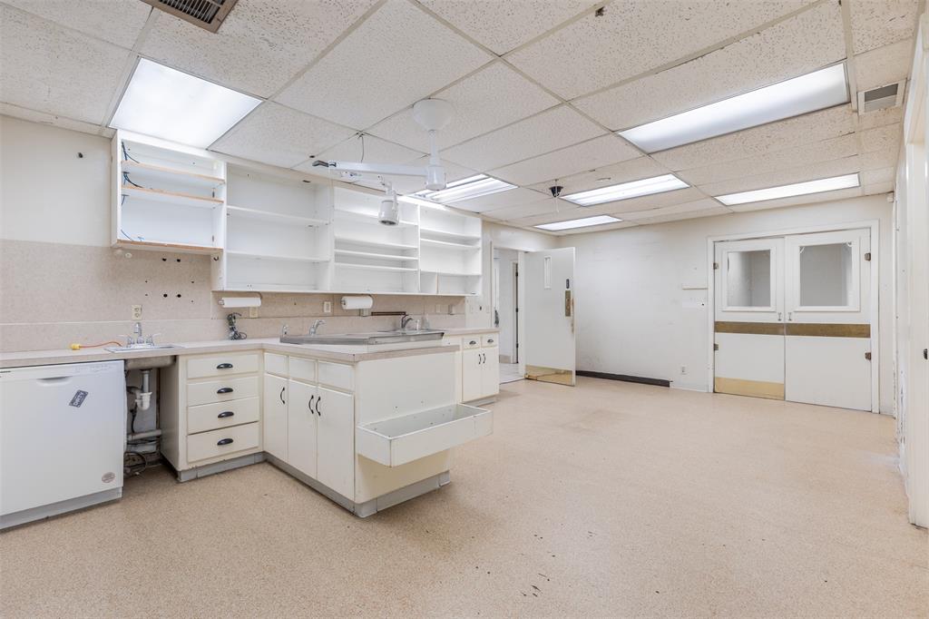 MCANAIR JB - Commercial Sale