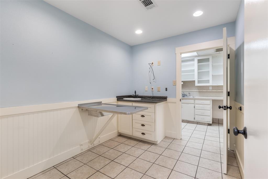 MCANAIR JB - Commercial Sale