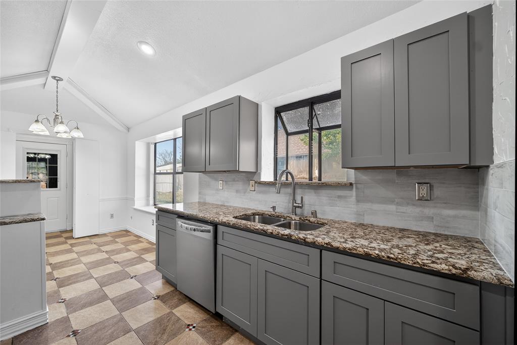 2618 Stoneridge Drive