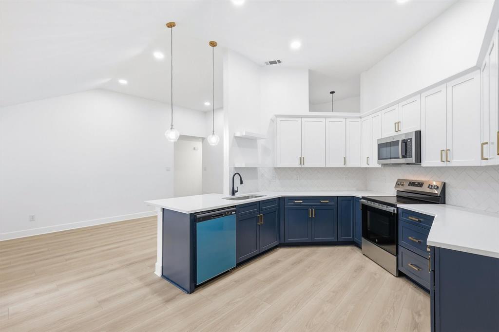 1534 Autumn Breeze Lane