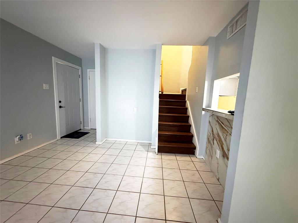 Springtree Crossing Condos - Residential