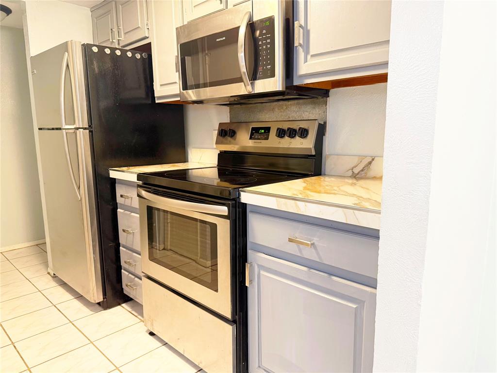 Springtree Crossing Condos - Residential