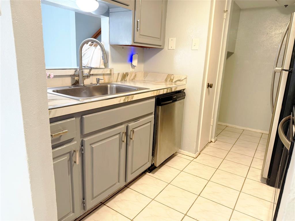 Springtree Crossing Condos - Residential