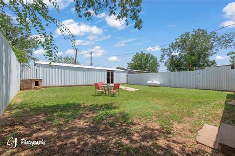 231 Avenue L Anson TX 79501