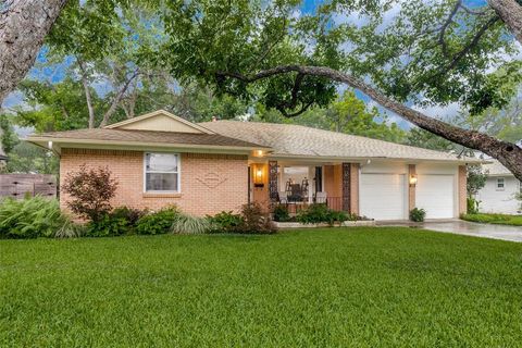 8306 Stonycreek Drive Dallas TX 75228