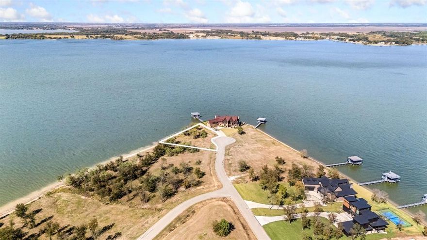 This 1-acre East-facing lot in Diamond Point offers rare lakefront living on Richland Chambers Lake— the third-largest lake in Texas.  The back of your dream house would be west facing. —perfect for building your dream home with breathtaking water views and gorgeous sunsets. 

Nestled in the prestigious gated community of Diamond Point, this exceptional lot sits on the shores of Richland Chambers Lake, a 45,000-acre reservoir known for its expansive beauty, recreational appeal, and investment potential. Located just 70 miles south of Dallas and 15 minutes from Corsicana, the lake offers a unique blend of seclusion and accessibility. Corsicana is a charming city with brick streets and local shops and restaurants. This city has an HEB, Collins Street Bakery Starbucks, Academy Sports, Ulta and TJ Maxx.