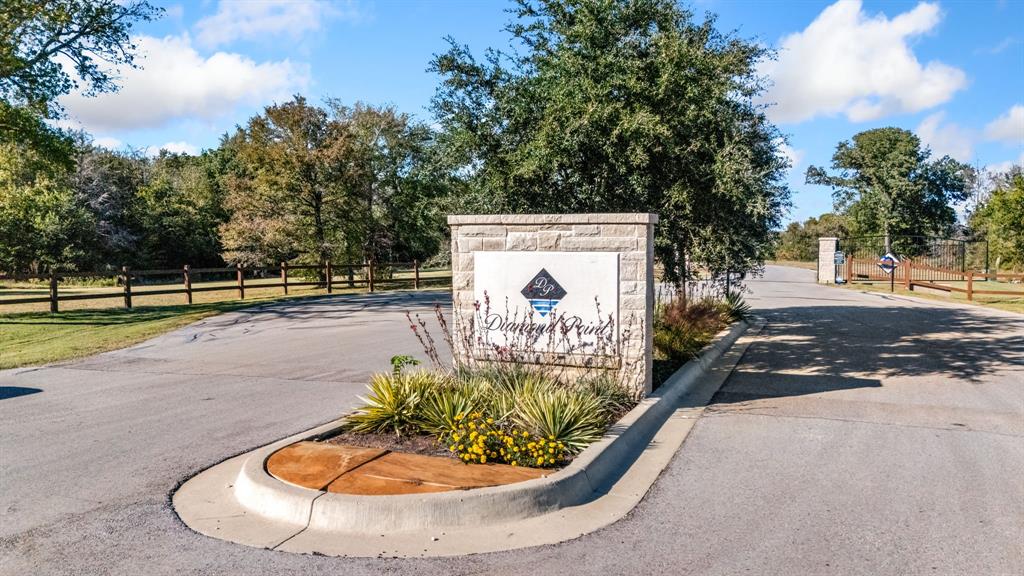 Diamond Point - Land