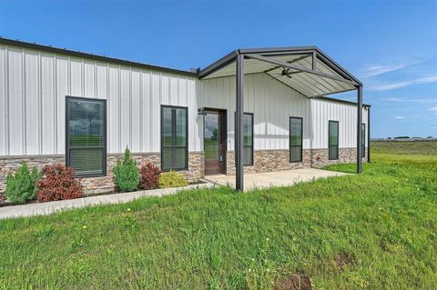 Photo of 4153 Fm 901, Whitesboro, TX 76273 (MLS # 20936302)