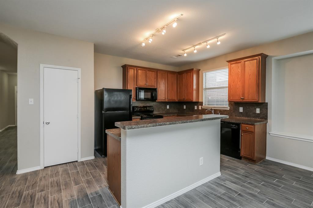 Fossil Park Estates - Residential Lease