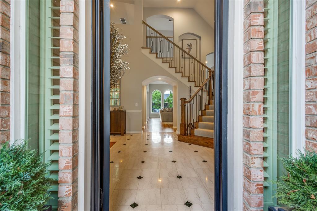 6613 Shadow Crest Drive