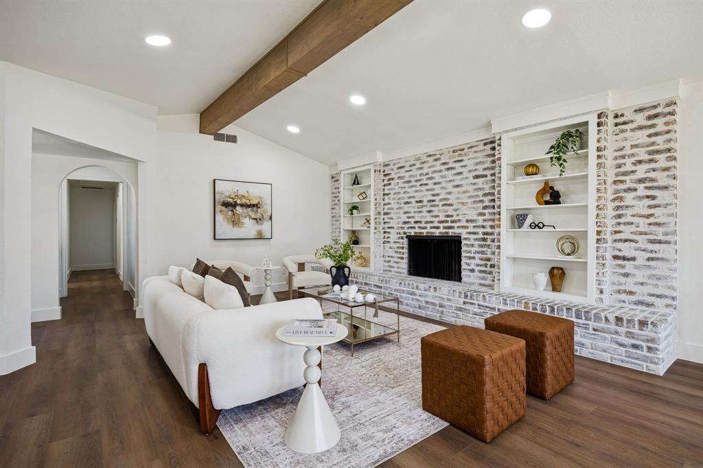 2861 Meadowbrook Drive