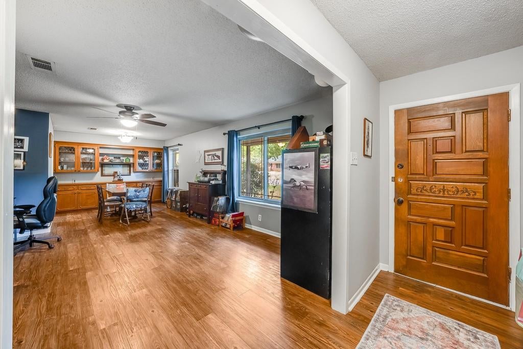 2702 Shoreline Drive
