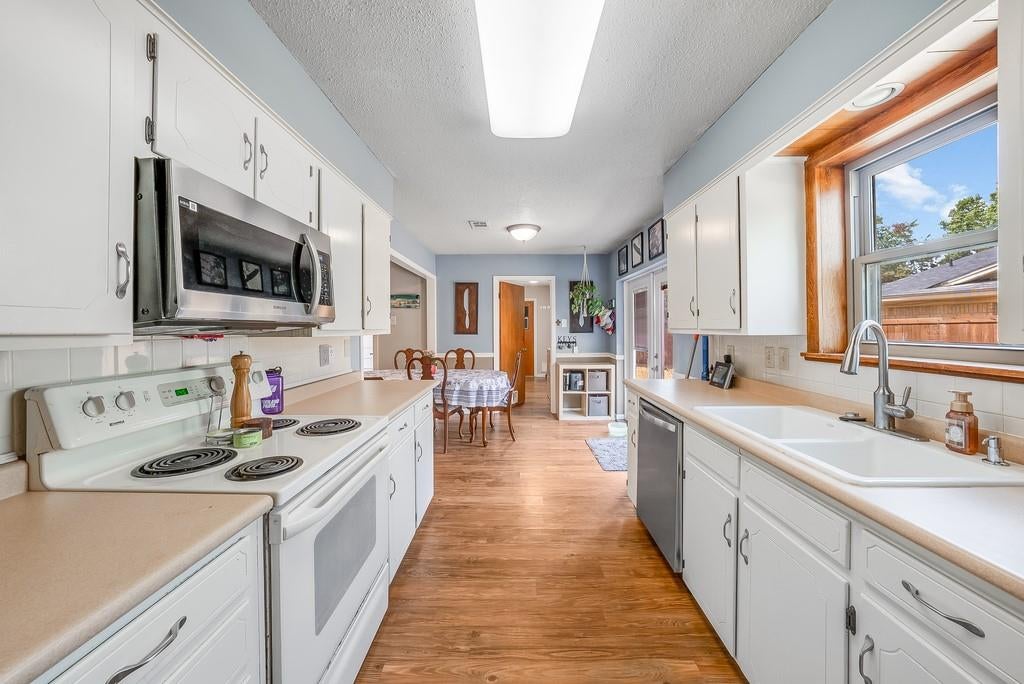 2702 Shoreline Drive