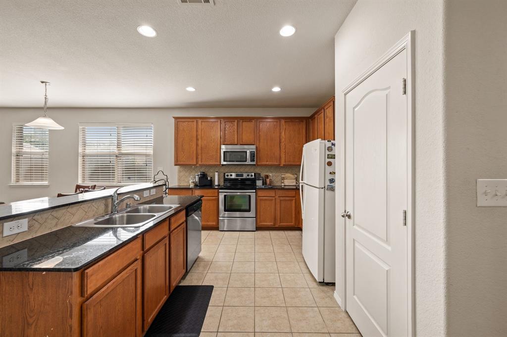13160 Larks View Point