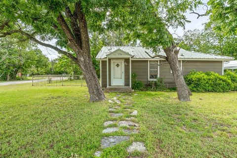 400 S PECAN Street Hamilton TX 76531