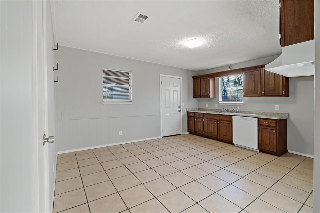 1284 16th Street SE