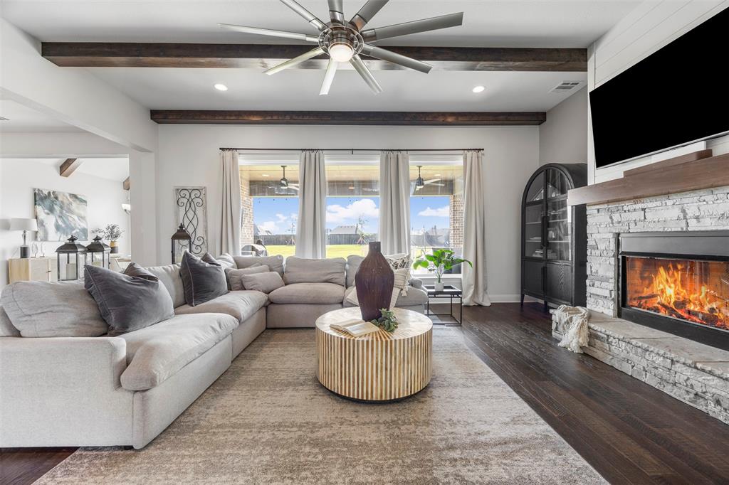 Horseshoe Mdws - Residential