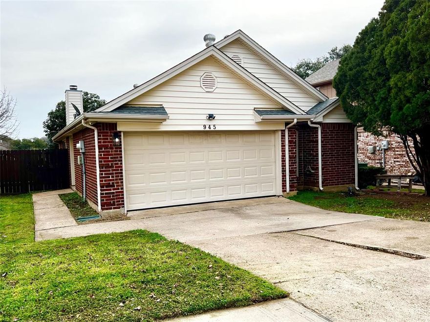 Cute 3 bedroom 2 bath home located in the heart of Lewisville TX! Nestled in a quiet neighborhood located in Sylvan Creek subdivision! This home offers a great layout with updates throughout the home keeping it's original cute charm. The master has it's own door to exit out to the backyard. The backyard has a patio for entertaining, and plenty of space for play! Two full size car garage! Close to schools and shopping! Don't miss out on this diamond! Pet friendly! IMMEDIATE MOVE IN! STILL AVAILABLE AS OF 03-08-24! MOTIVATED OWNER! BRING YOUR APPS!