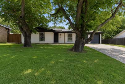 714 S Deerfield Circle Arlington TX 76015