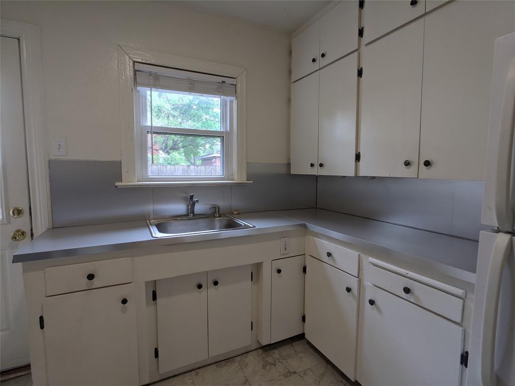 CORWINS - Residential Lease