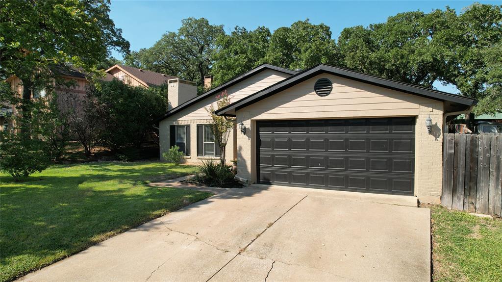 2813 Meandering Way