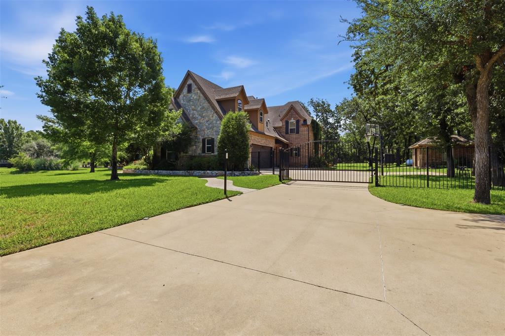 8220 Plum Creek Trail