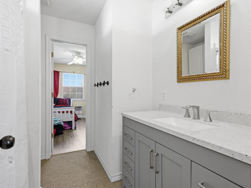 SHORT ROBT T TRL: - Residential