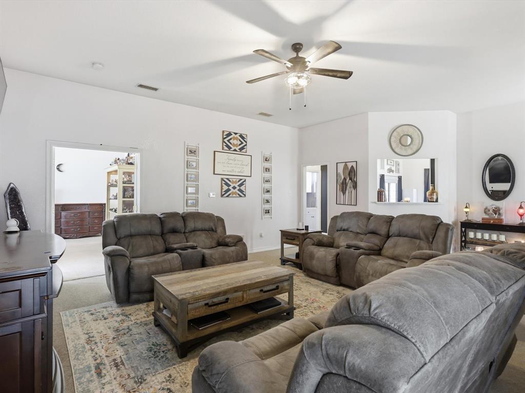 SHORT ROBT T TRL: - Residential