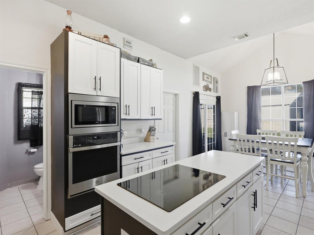 SHORT ROBT T TRL: - Residential