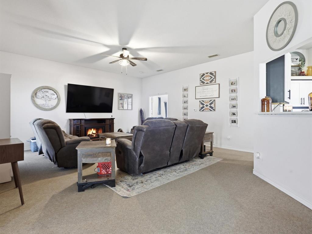 SHORT ROBT T TRL: - Residential