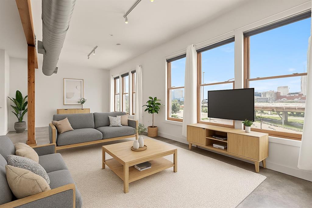 Live Oak Lofts Condo - Residential