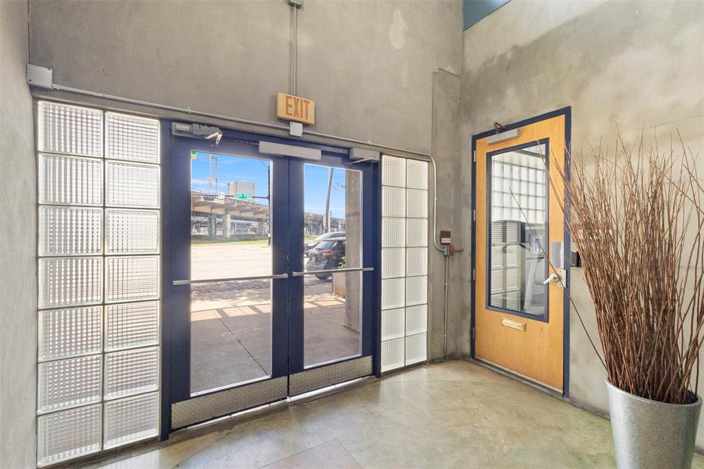 Live Oak Lofts Condo - Residential