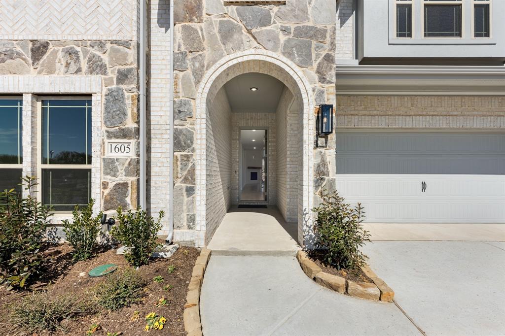 1605 Community Drive