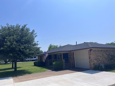 609 S. 3rd Street Sanger TX 76266