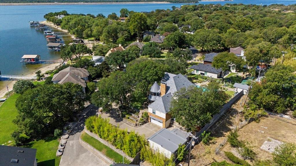 8941 Crest Wood Drive
